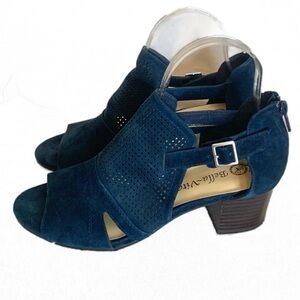 Bella Vita Illiana Peep Toe Block Heel Dress Sandals Sz 8
